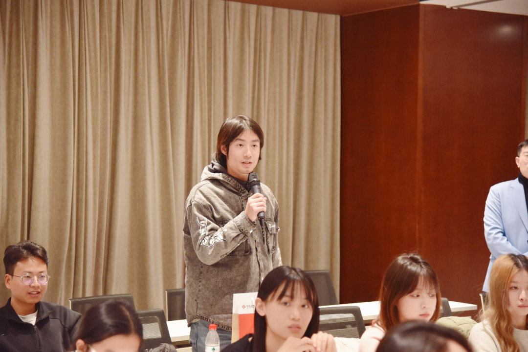365英国上市公司