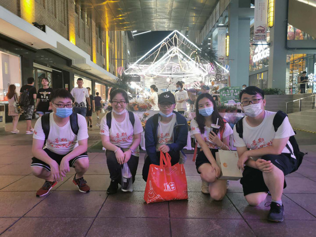 365英国上市公司