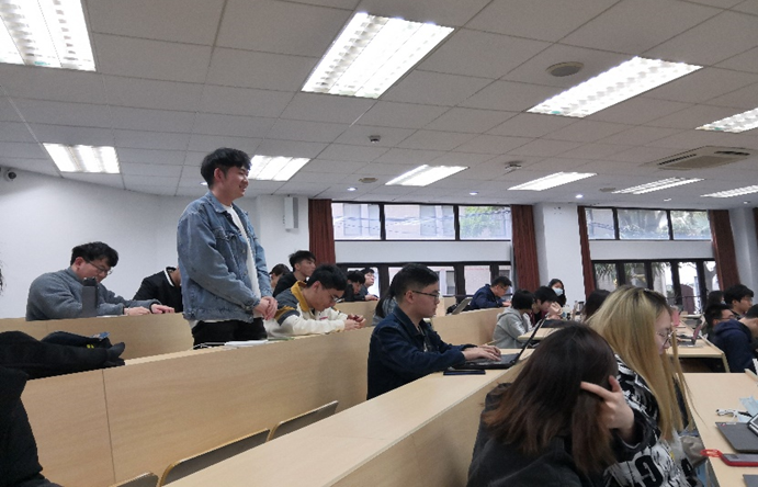 365英国上市公司